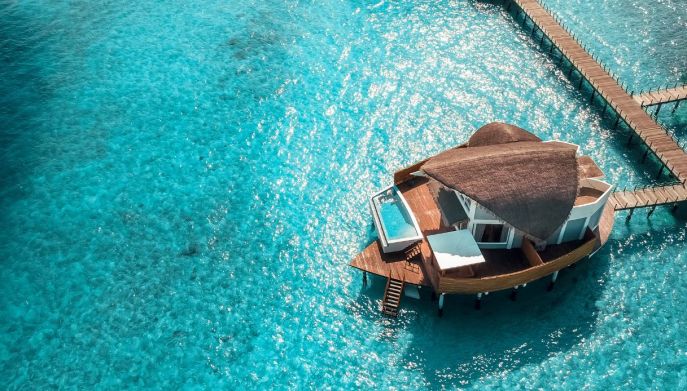 Resort alle Maldive sull'acqua