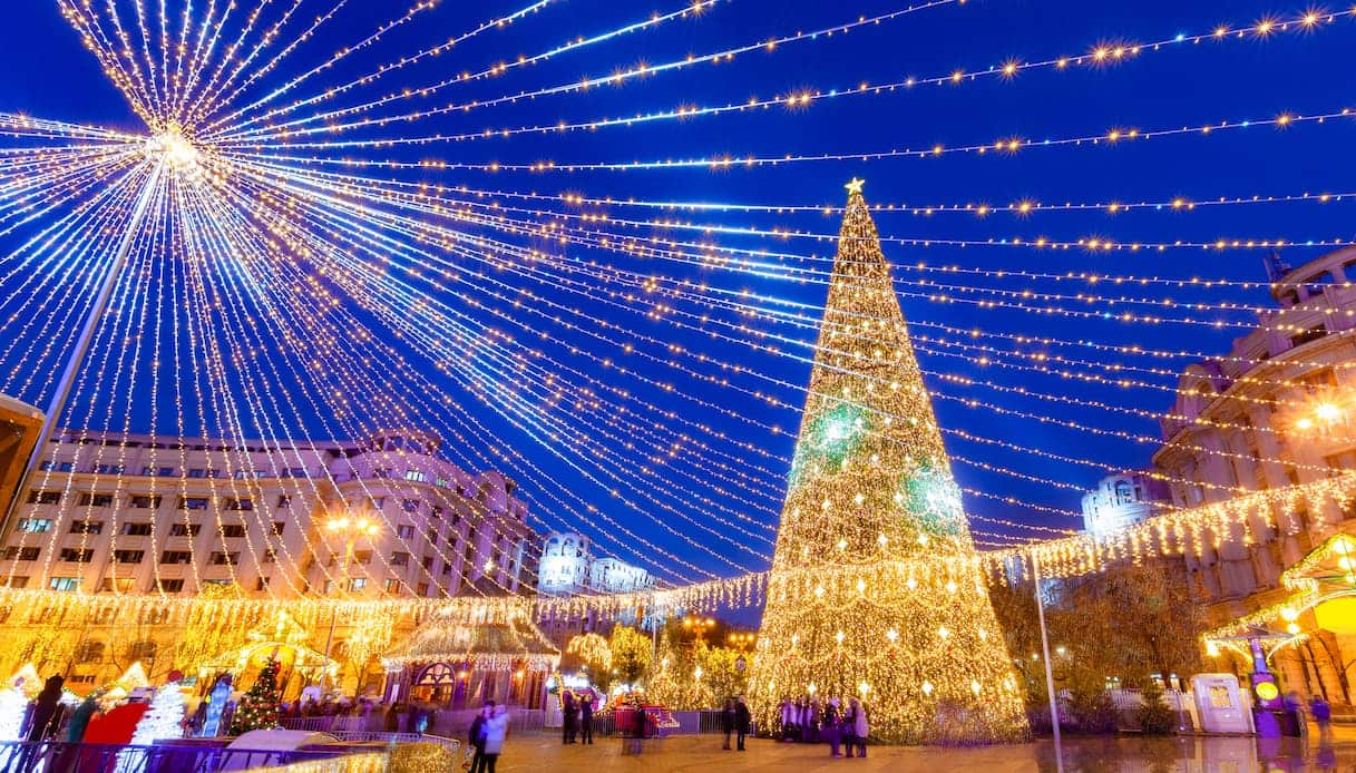 https://siviaggia.it/wp-content/uploads/sites/2/2024/11/Bucarest-Natale-albero-2-2.jpg