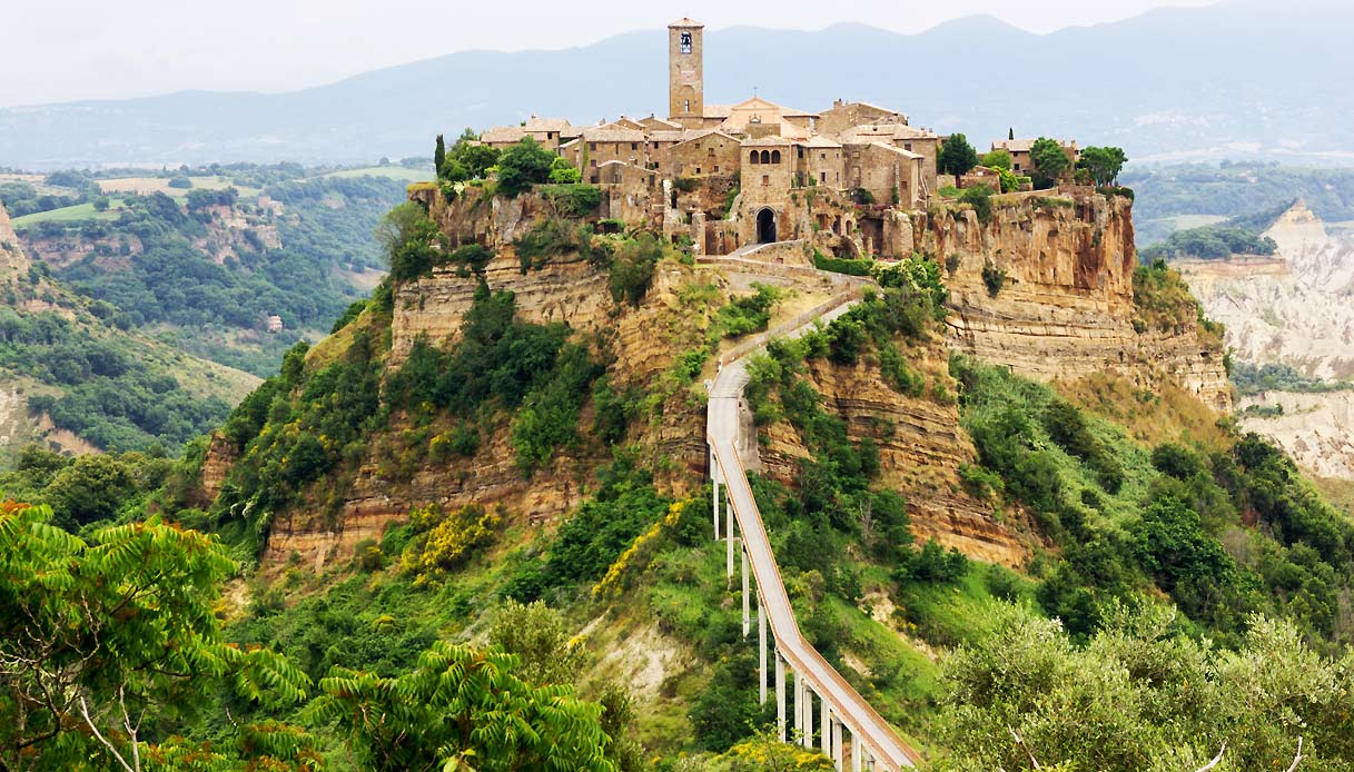 Civita di Bagnoregio e il ponte che conduce verso il borgo