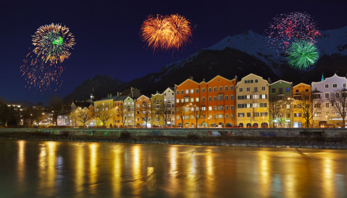 https://siviaggia.it/wp-content/uploads/sites/2/2024/11/Fuochi-capodanno-Innsbruck.jpg