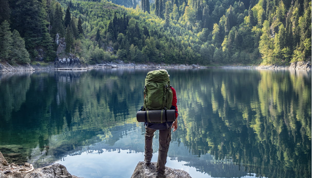 Vacanze spendendo poco: le mete e i periodi da scegliere