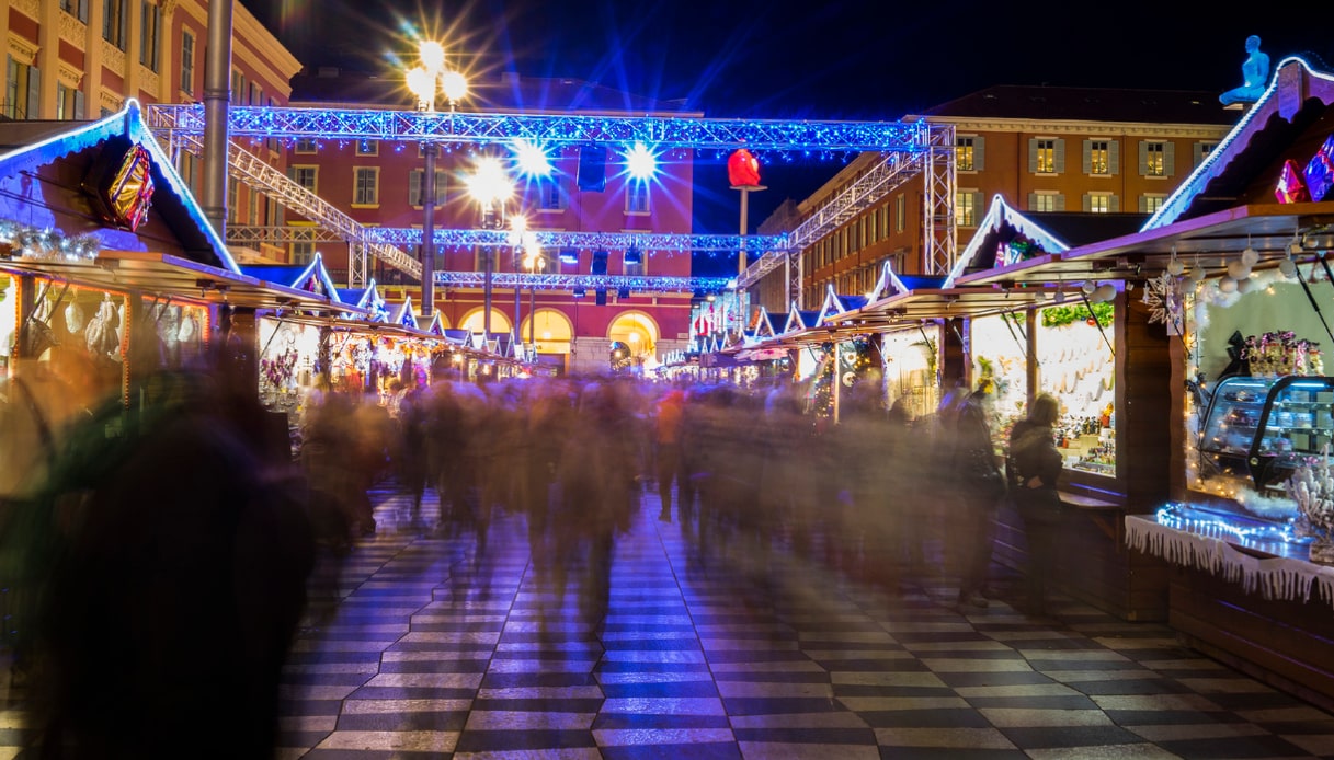 Nizza un mercatino di Natale in Place Massena