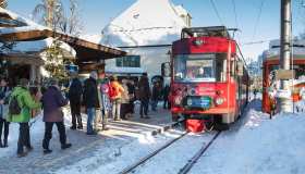 Treni di Natale, tutte le partenze dell’inverno 2026: i viaggi più emozionanti tra borghi e mercatini