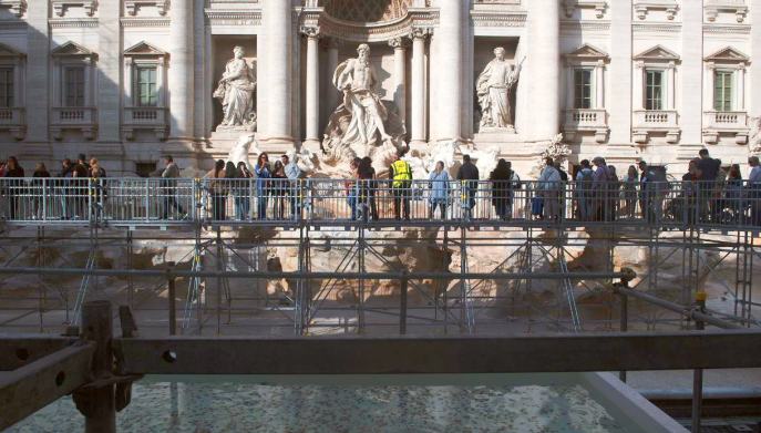 Vasca passerella Fontana Trevi