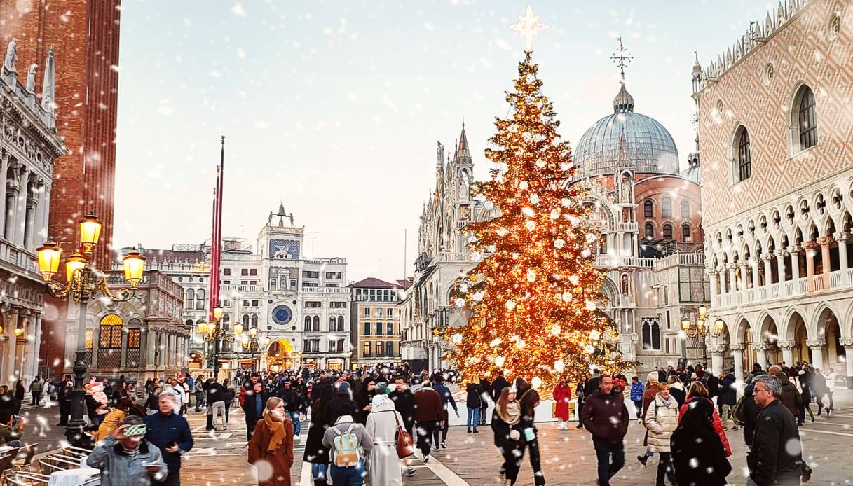 https://siviaggia.it/wp-content/uploads/sites/2/2024/11/venezia-natale-1.jpg