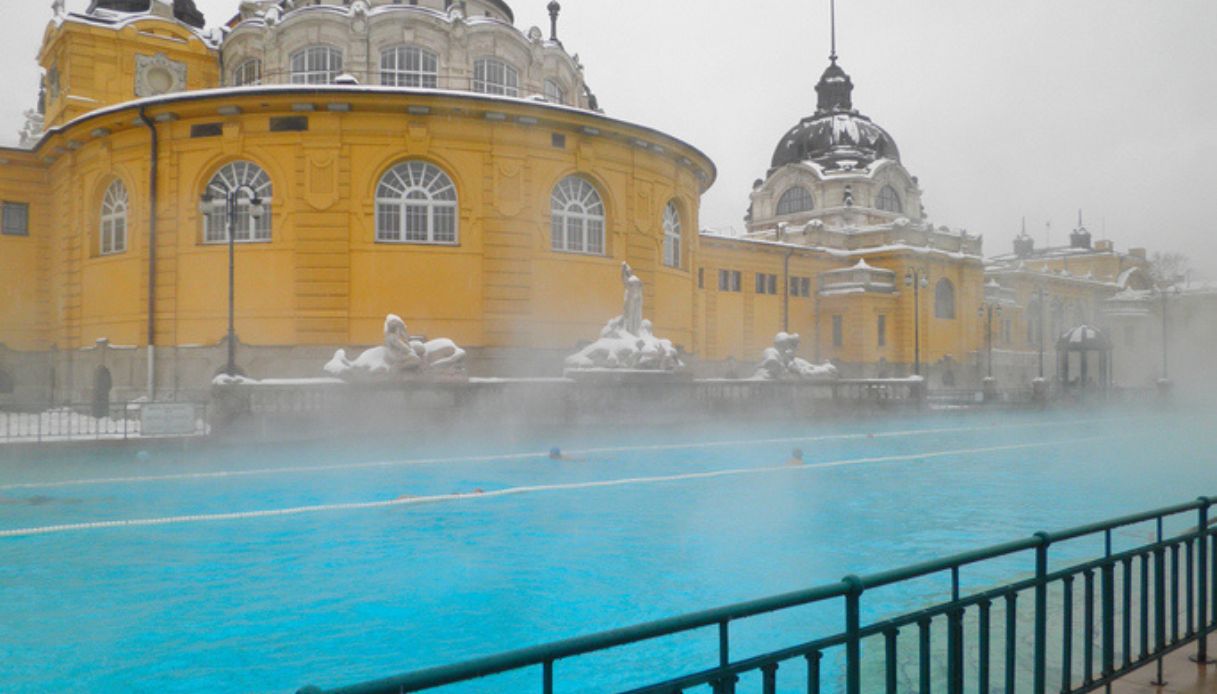 Bagni termali di Széchenyi, a Budapest, dove poter passare Capodanno 2025