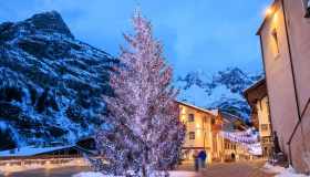 Capodanno 2025 a Courmayeur, dalla musica in piazza al cenone in quota