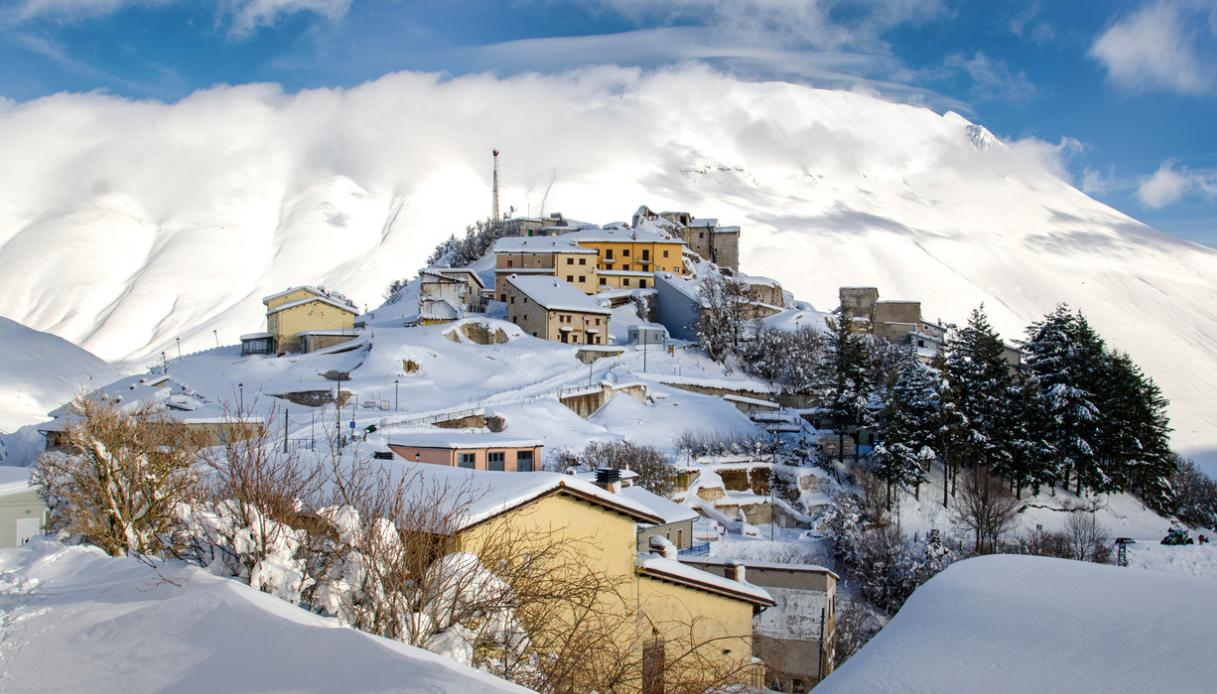 Castelluccio di Norcia con la neve