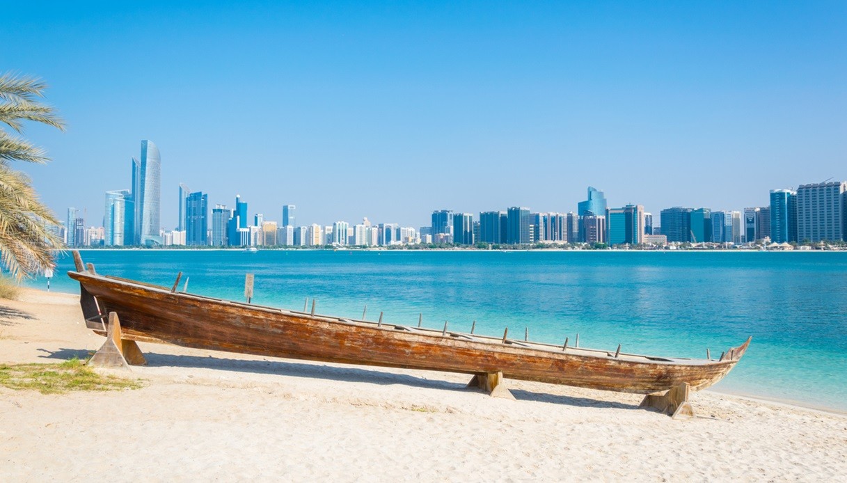 Le spiagge di Abu Dhabi, paradisi marini nel cuore del deserto