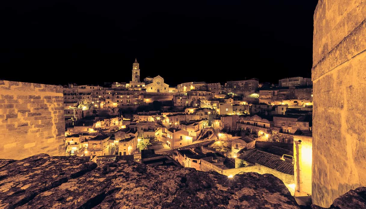 Matera e il suo Presepe Vivente: magia delle feste, luce e bellezza tra i Sassi