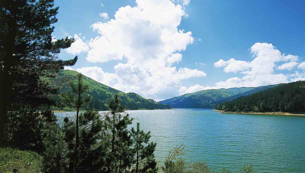 Lago Ampollino, tra le montagne della Calabria