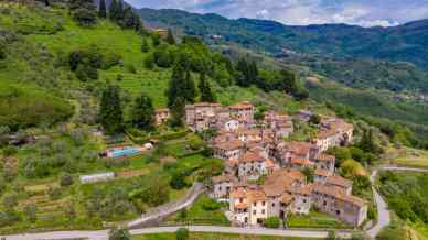 I borghi più belli da visitare sulle Alpi Apuane, veri gioielli italiani