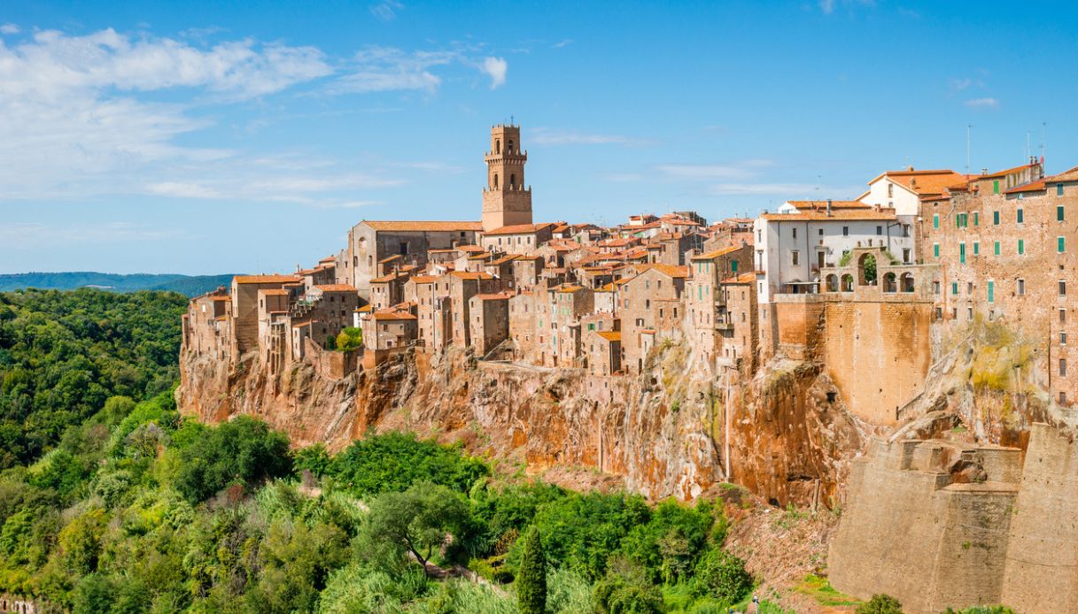 Veduta panoramica del borgo di Pitigliano, Toscana