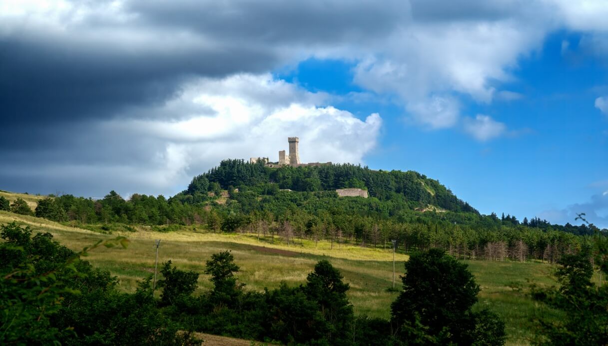 Toscana: Radicofani e la Fortezza che domina la Val d’Orcia