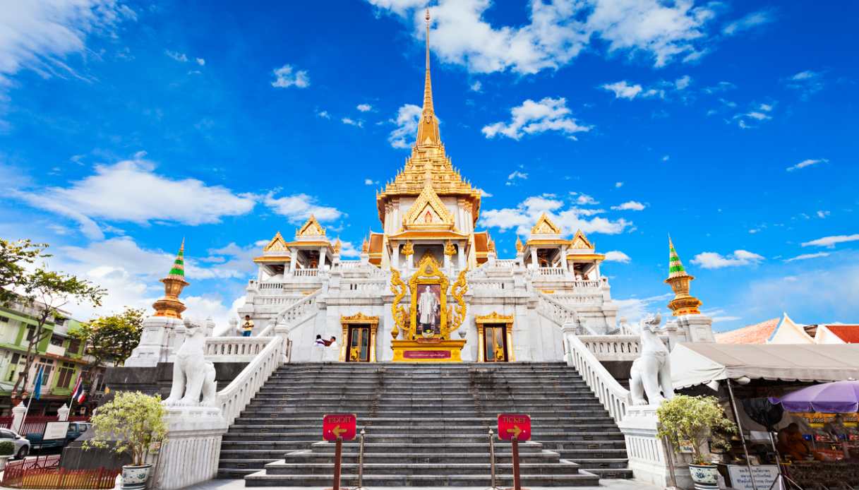 Tempio Wat Traimit Bangkok