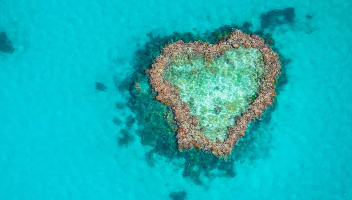 6 isole a forma di cuore nel mondo che celebrano l’amore