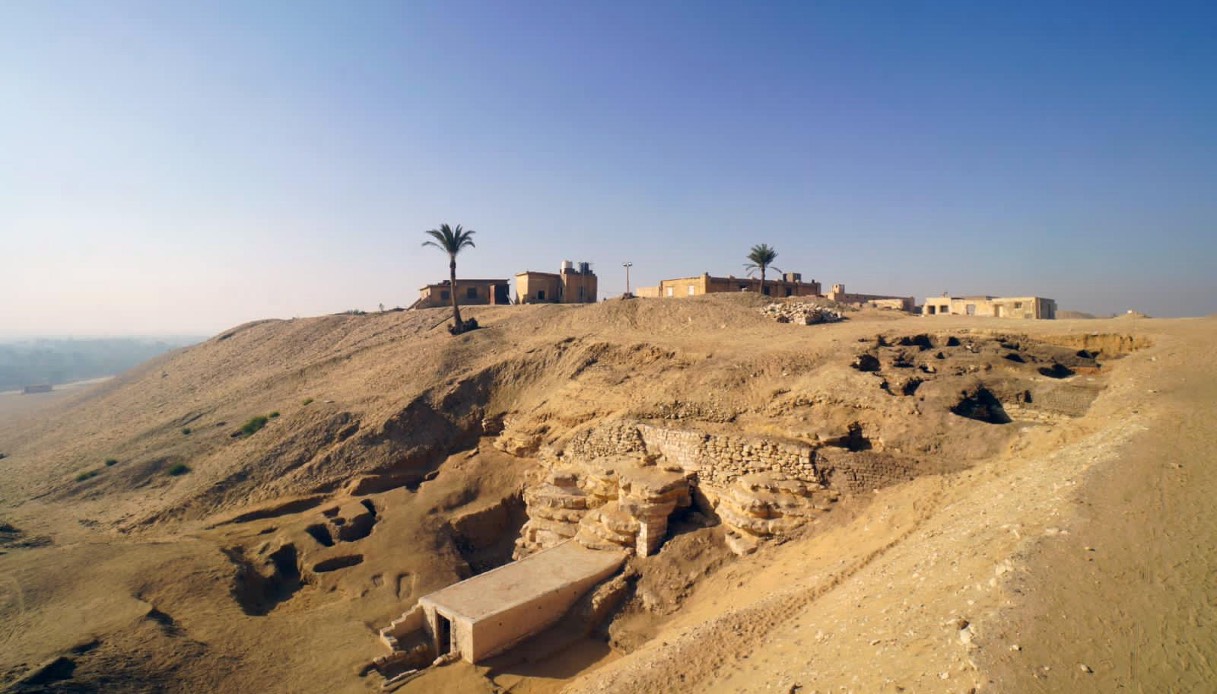 https://siviaggia.it/wp-content/uploads/sites/2/2025/01/saqqara-scoperta.jpg