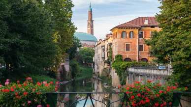 Tante destinazioni italiane tra i 50 viaggi consigliati dal Financial Times per il 2025