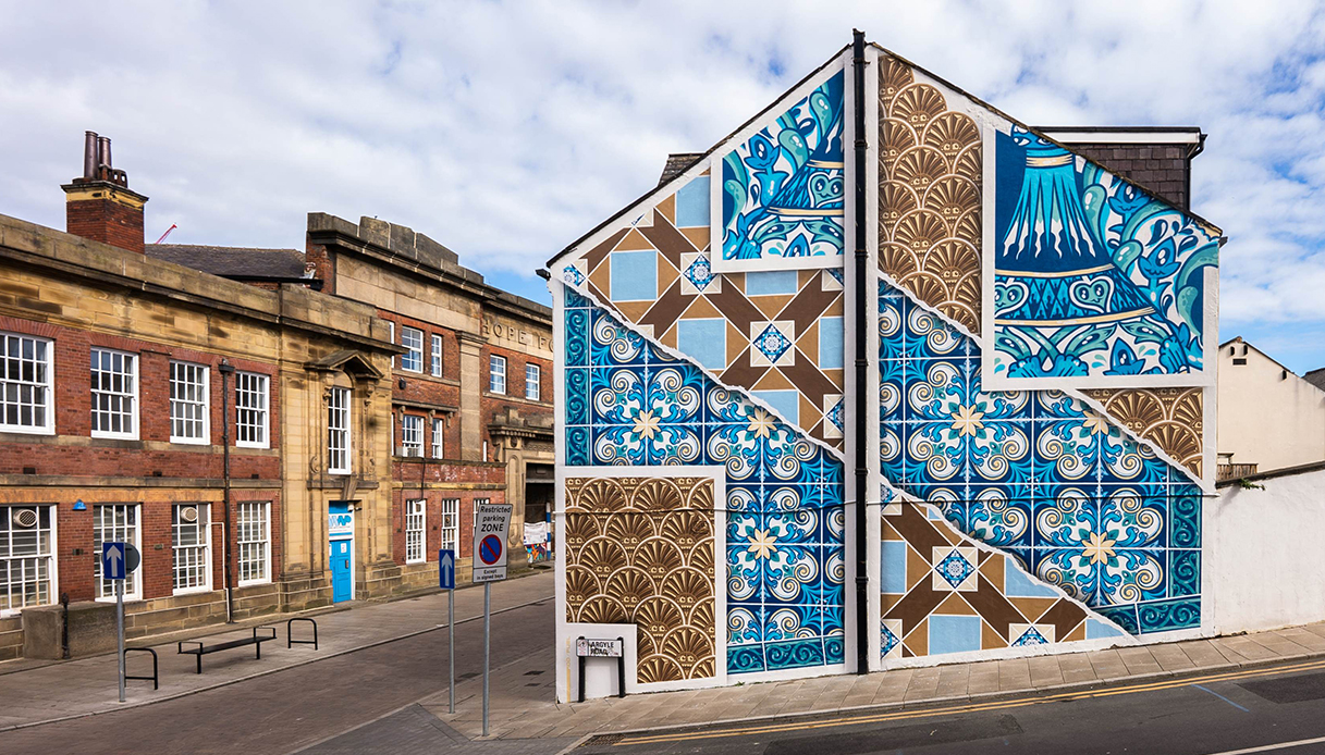 murales intitolato Echoes realizzato da Diogo Machado a Leeds
