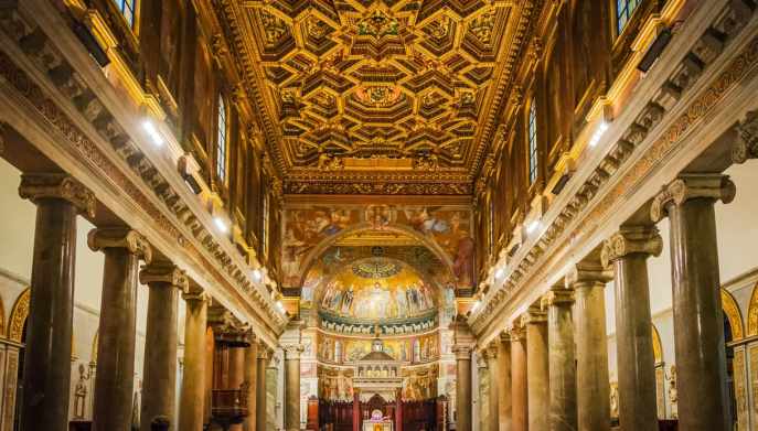 Interno di Santa Maria in Trastevere a Roma