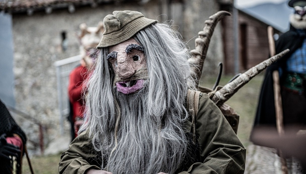 Maschere tradizionali al Carnevale di Valtorta, in provincia di Bergamo