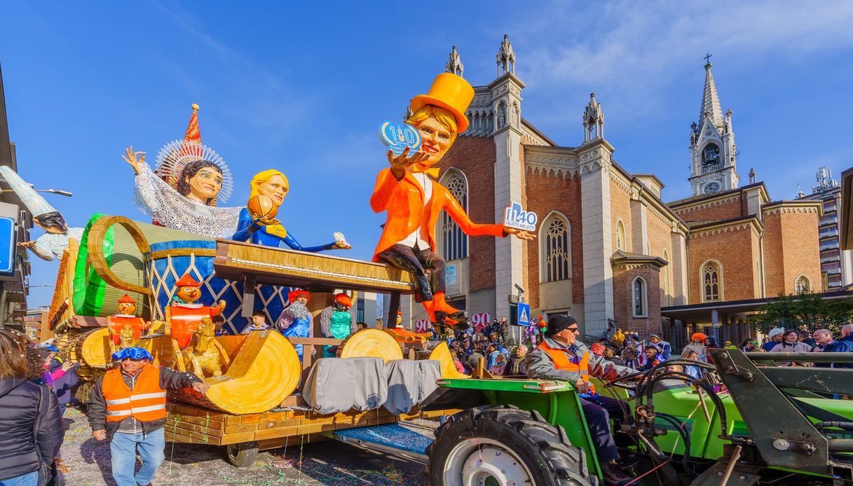 Sfilata di carri al Carnevale di Cantù