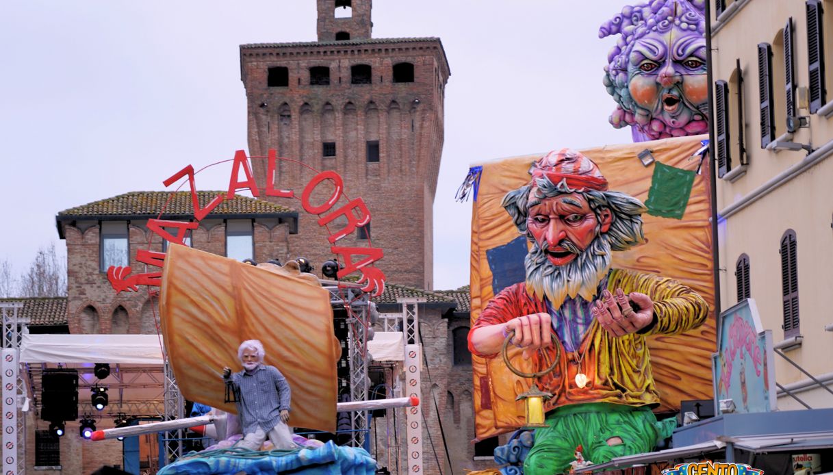 https://siviaggia.it/wp-content/uploads/sites/2/2025/02/Carnevale-Cento.jpg