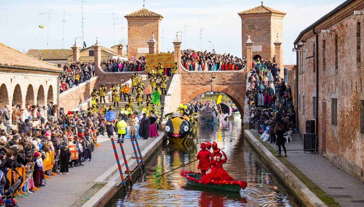 Il pittoresco Carnevale di Comacchio, sull’acqua e unico nel suo genere