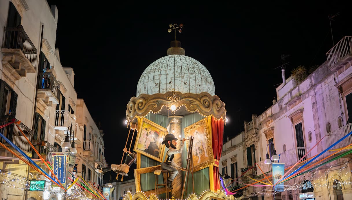 Carnevale di Putignano, carro allegorico