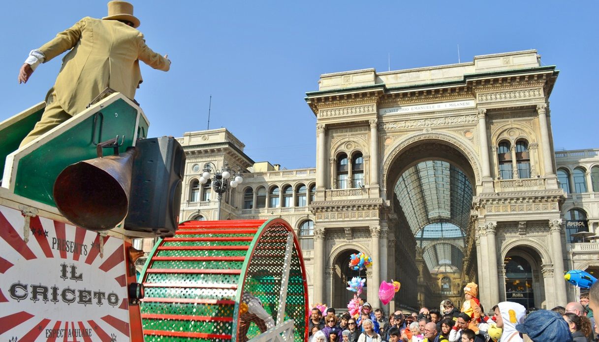 Carnevale Ambrosiano a Milano anima piazza del Duomo