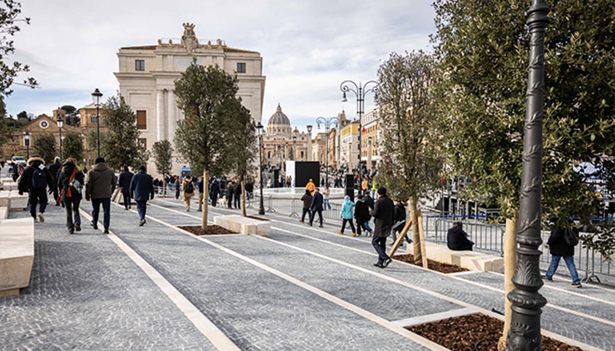 Piazza Pia dal ’400 a oggi, storia del simbolo del Giubileo