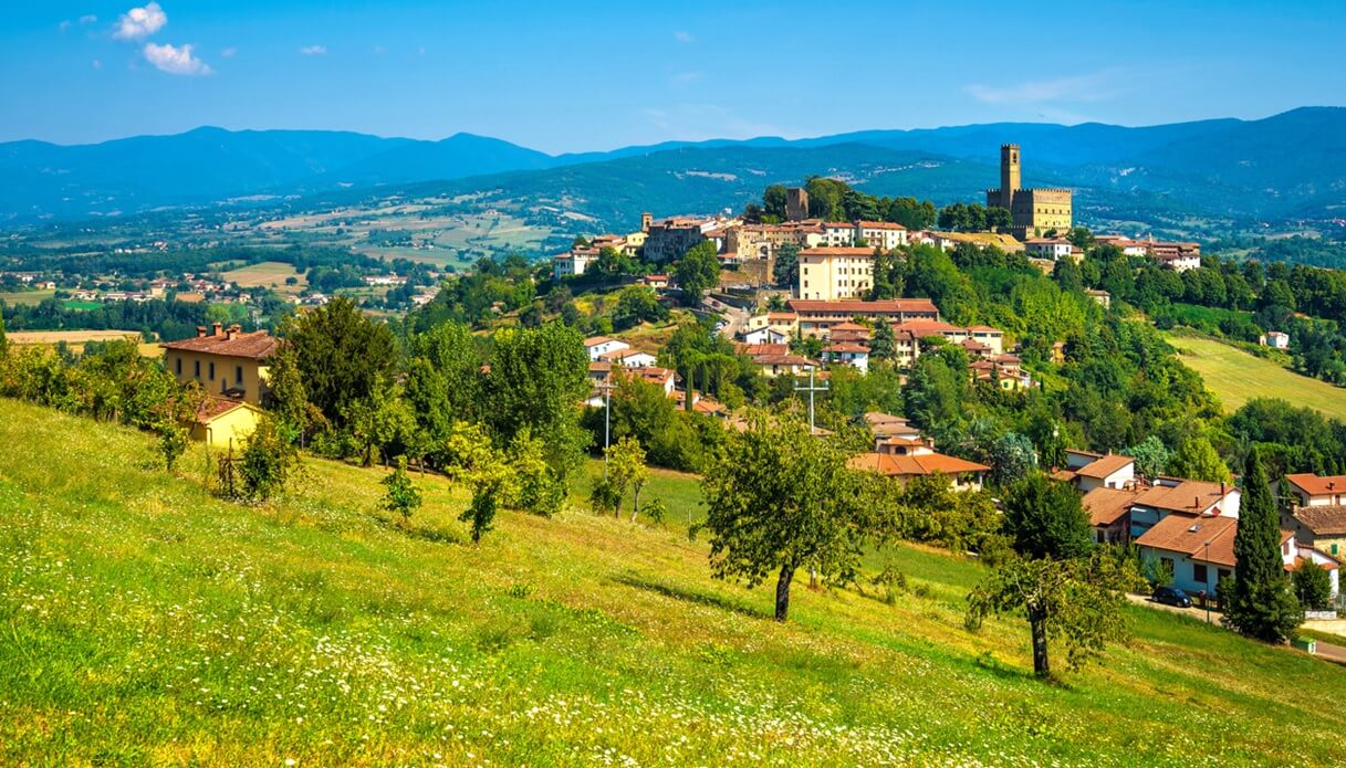 Vista sul borgo di Poppi, in Casentino - Toscana