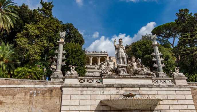 Terrazza del Pincio e fontana in Piazza del Popolo a Roma