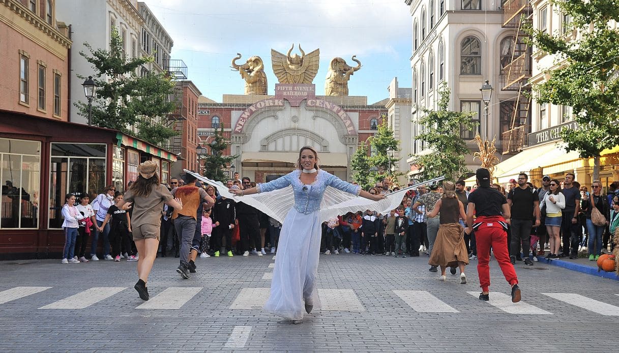 Carnevale tra magia, spettacoli e avventure nei parchi divertimento