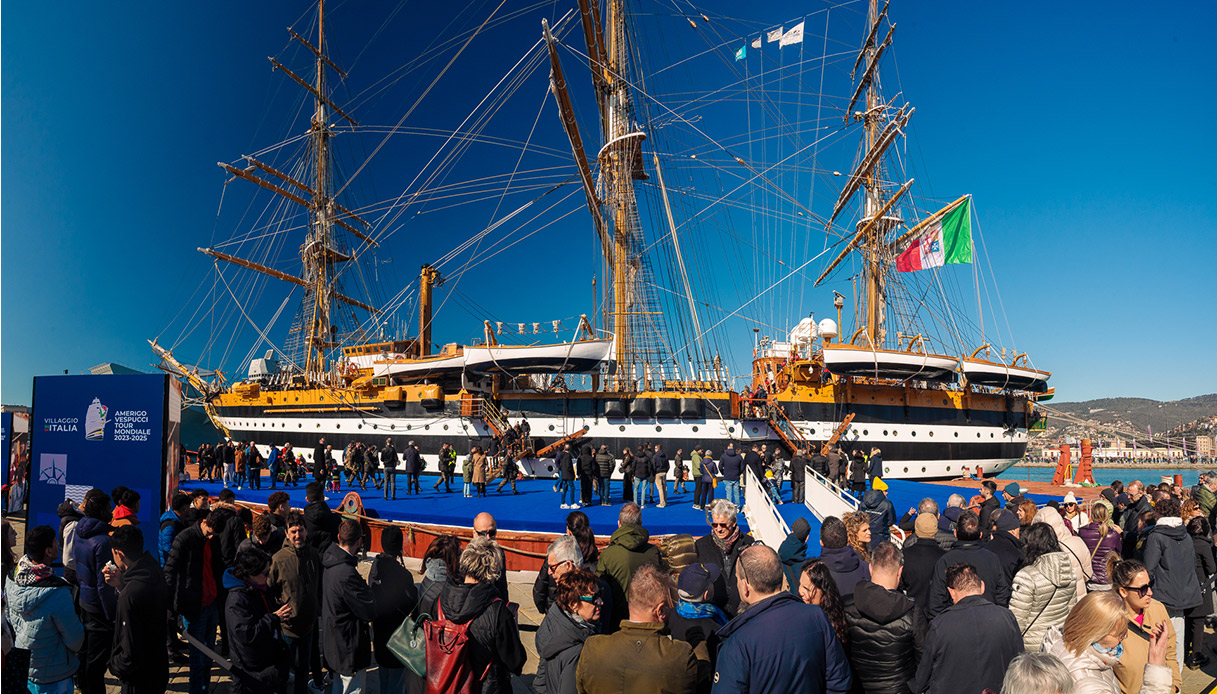 amerigo-Vespucci-Tappa-di-Trieste-folla