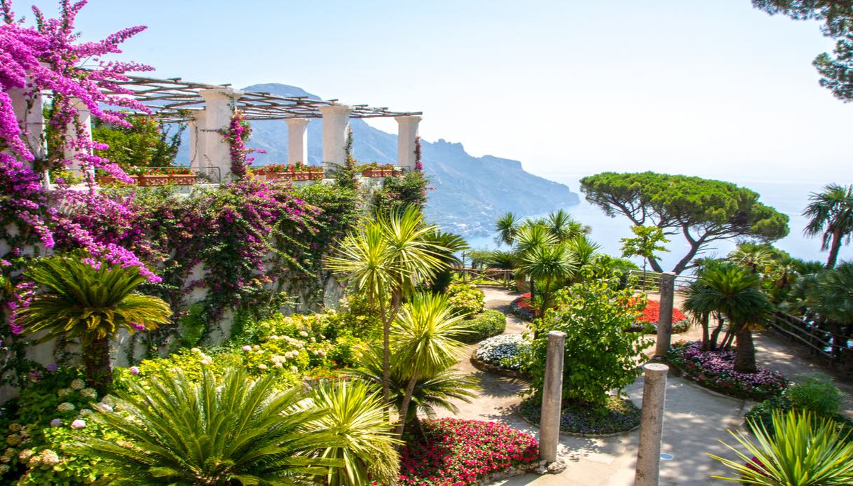 Splendido scorcio dei giardini del Belvedere di Villa Rufolo