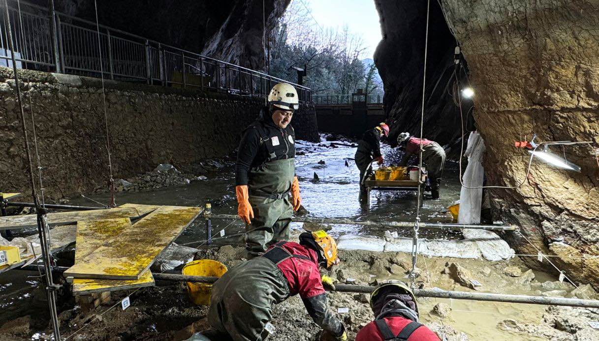 Le Grotte di Pertosa-Auletta svelano un nuovo tesoro: una struttura di culto di età ellenistica