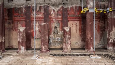 Pompei non smette di stupire: trovata una sala con un affresco rarissimo