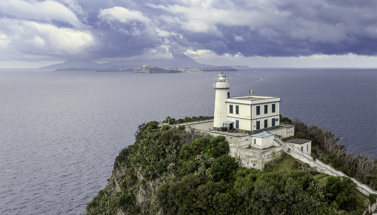 Bacoli-(NA),-Faro-di-Capo-Miseno