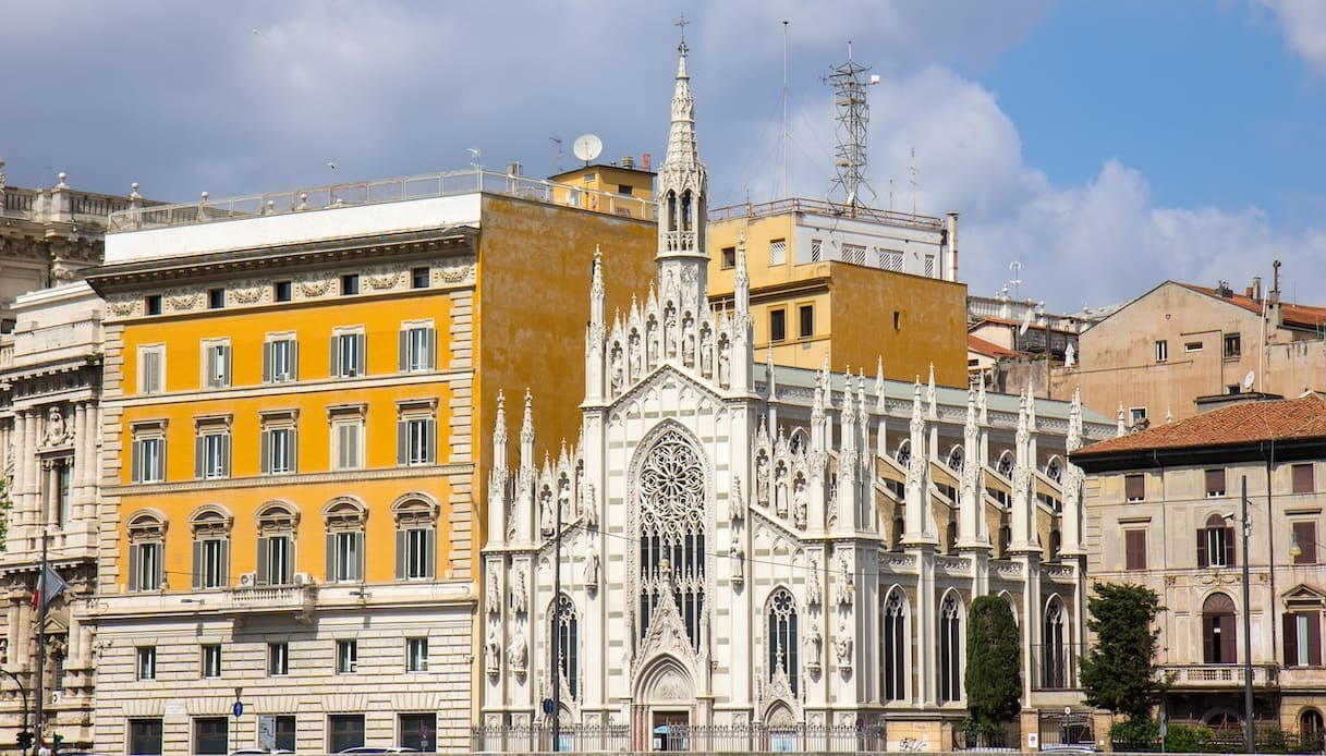 Chiesa del Sacro Cuore del Suffragio a Roma, con il Museo delle Anime del Purgatorio