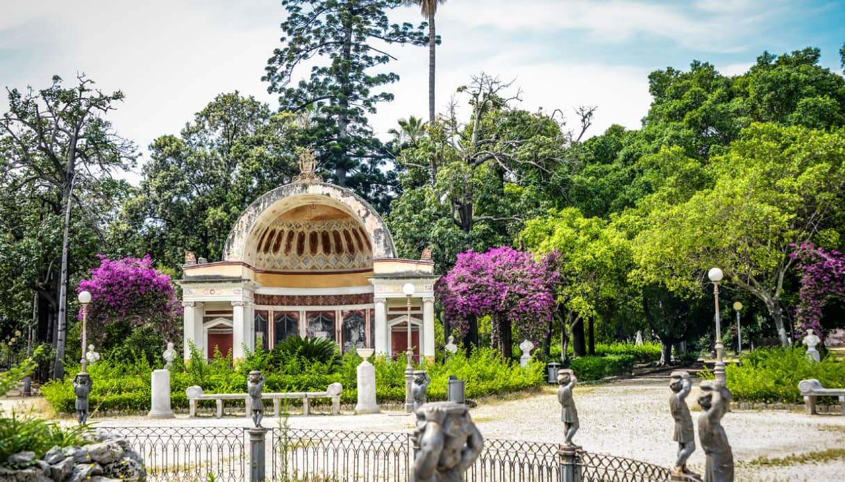 Come in una fiaba, il giardino Villa Giulia a Palermo sembra magico