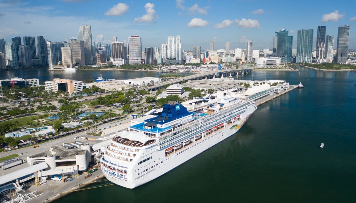 Nave NCL al Terminal di PortMiami_