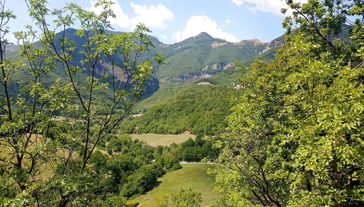 Panorama monti sibillini Sarnano Marche