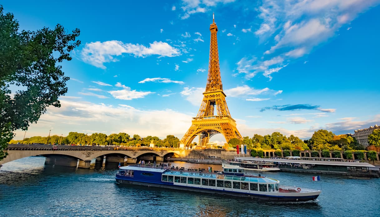 Una nuova esperienza adrenalinica sulla Torre Eiffel, il ponte sospeso Le Vertige