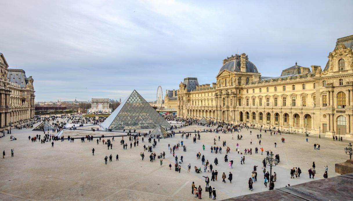 Louvre Parigi