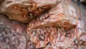 Cueva de las Manos, il magico enigma delle impronte preistoriche, una storia millenaria