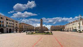 Tra piazze, arte e montagne: alla scoperta di Cuneo