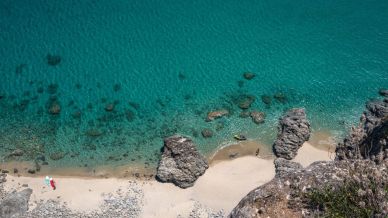 Calabria: vacanze sulla Costa degli Aranci, tra mare e promontori