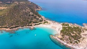 Viaggio in Sardegna da costa a costa tra le bellezze dell’isola, adatte a ogni viaggiatore