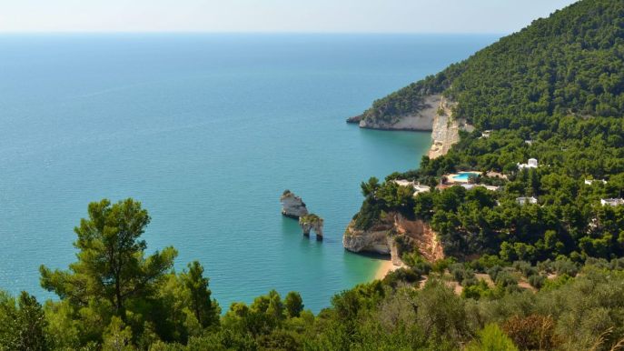 I trekking più belli e suggestivi per scoprire la Puglia a passo lento